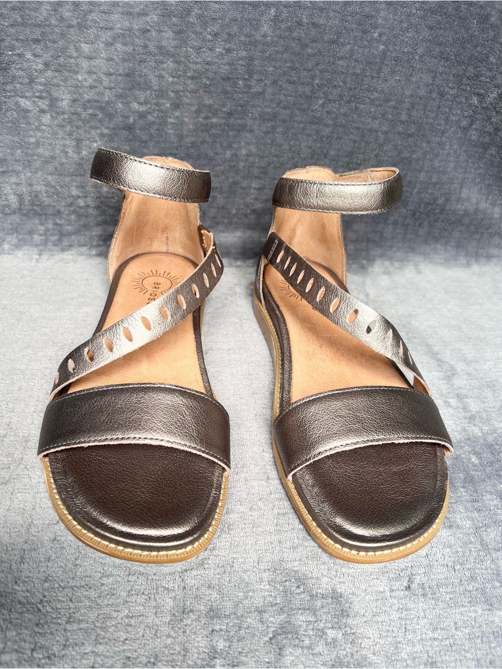 Brioso Vista Asymmetrical Strappy Flat Leather Sandals Sz 9.5 M Comfortable - Picture 3 of 15